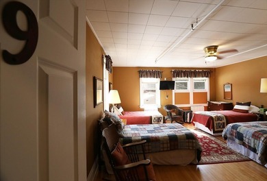 Retreat To Renowned Historic Bed & Breakfast, Vermilion Park Inn - photo 43