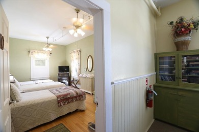 Retreat To Renowned Historic Bed & Breakfast, Vermilion Park Inn - photo 47