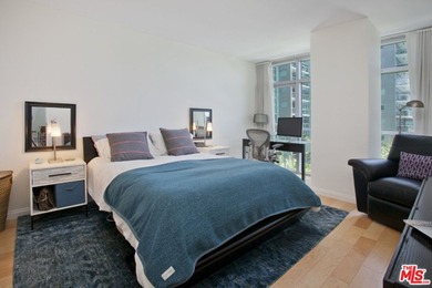 This highly sought-after 2-bedroom, 2.5-bathroom residence - photo 11