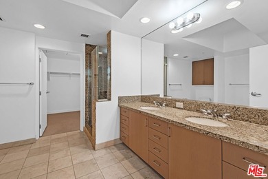 This highly sought-after 2-bedroom, 2.5-bathroom residence - photo 12