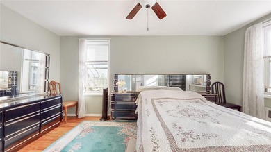 Welcome to this bright and inviting 1-bedroom, 1-bath corner - photo 13