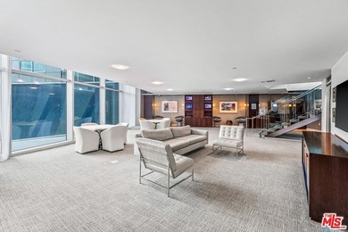 This highly sought-after 2-bedroom, 2.5-bathroom residence - photo 19