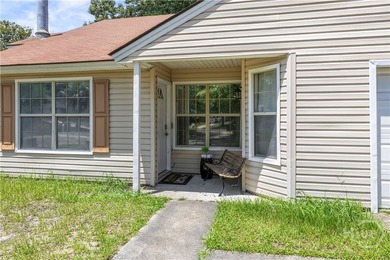 This stunning 3BD/2BA single-family home has been fully updated - photo 3