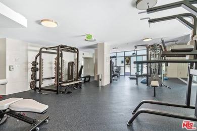 This highly sought-after 2-bedroom, 2.5-bathroom residence - photo 28