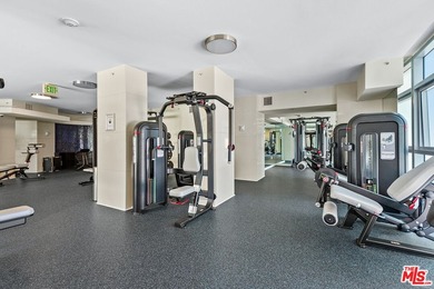 This highly sought-after 2-bedroom, 2.5-bathroom residence - photo 29