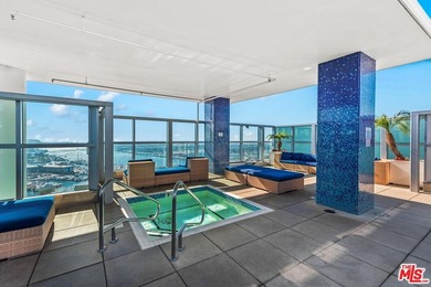 This highly sought-after 2-bedroom, 2.5-bathroom residence - photo 49