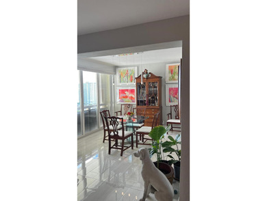 Walk into this top floor stunning remodeled spacious 2 bedroom 2 - photo 11