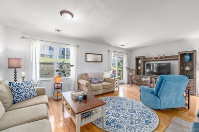 Beautifully maintained townhome style home in coveted Willow - photo 13