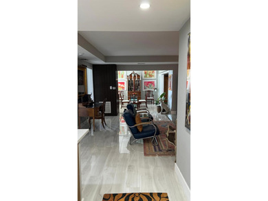 Walk into this top floor stunning remodeled spacious 2 bedroom 2 - photo 13