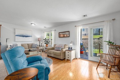 Beautifully maintained townhome style home in coveted Willow - photo 15