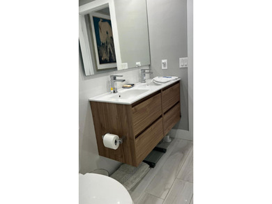 Walk into this top floor stunning remodeled spacious 2 bedroom 2 - photo 17