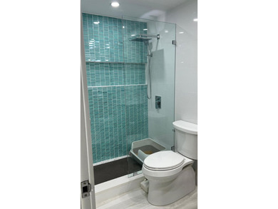 Walk into this top floor stunning remodeled spacious 2 bedroom 2 - photo 18