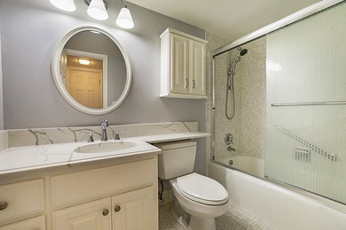 Great Location!! Beautifully Maintained 2BR/2BA unit boasts - photo 18