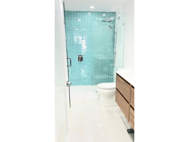 Walk into this top floor stunning remodeled spacious 2 bedroom 2 - photo 19