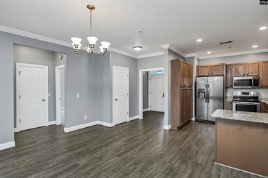 Amazing luxury condo perfectly located in the highly desirable - photo 24