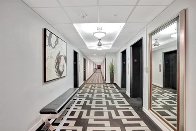 Walk into this top floor stunning remodeled spacious 2 bedroom 2 - photo 24
