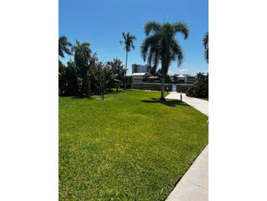 Walk into this top floor stunning remodeled spacious 2 bedroom 2 - photo 25