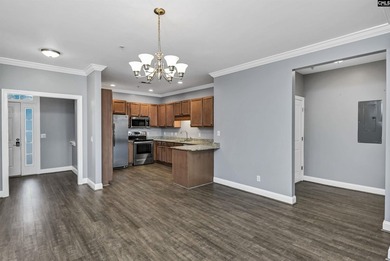 Amazing luxury condo perfectly located in the highly desirable - photo 27