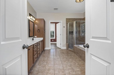 Amazing luxury condo perfectly located in the highly desirable - photo 37