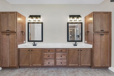 Amazing luxury condo perfectly located in the highly desirable - photo 38