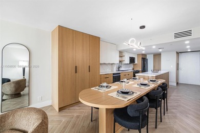 Beautiful Fully Renovated Lower Penthouse 2Bed + Den converted