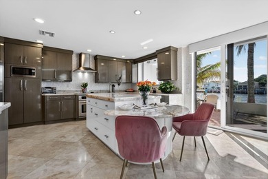Boater's Paradise...Sophisticated Townhouse with breathtaking - photo 16