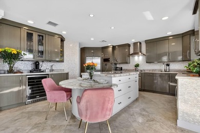 Boater's Paradise...Sophisticated Townhouse with breathtaking - photo 17