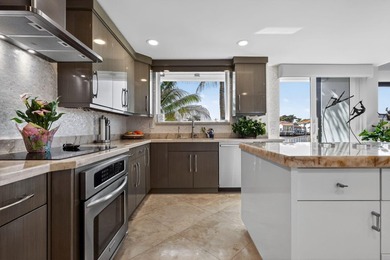 Boater's Paradise...Sophisticated Townhouse with breathtaking - photo 22