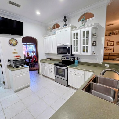 Motivated seller! This spacious 3 bedrooms, 2.5 bath is in an - photo 11