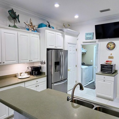 Motivated seller! This spacious 3 bedrooms, 2.5 bath is in an - photo 12