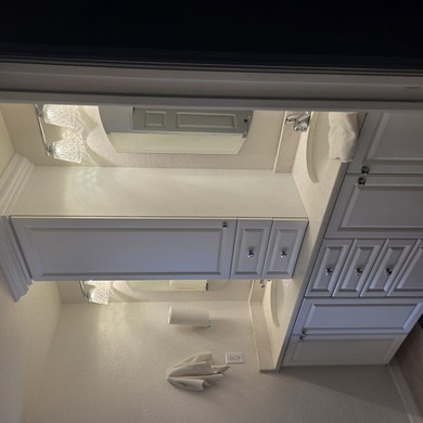 Motivated seller! This spacious 3 bedrooms, 2.5 bath is in an - photo 18