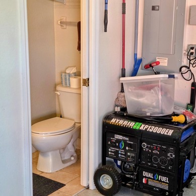 Motivated seller! This spacious 3 bedrooms, 2.5 bath is in an - photo 30