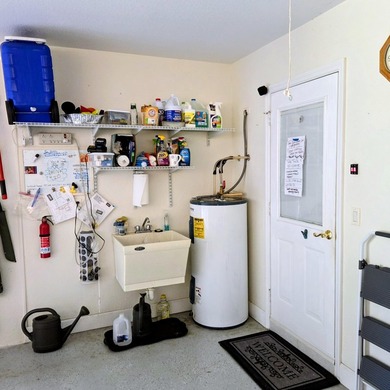 Motivated seller! This spacious 3 bedrooms, 2.5 bath is in an - photo 31
