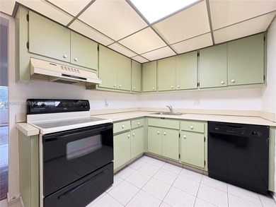 Great opportunity to give this 1 bed / 1 bath condo unit your