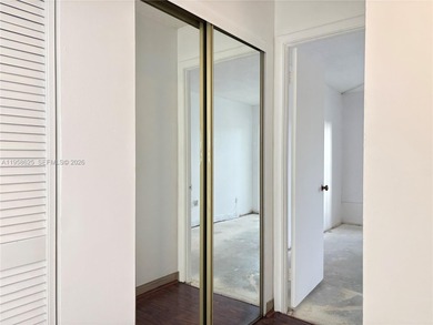 Great opportunity to give this 1 bed / 1 bath condo unit your