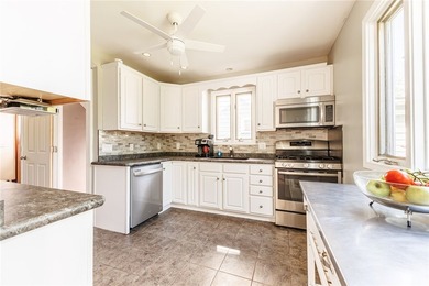 North Winton Village Charmer! Welcome to 170 Dalkeith Rd, where - photo 11