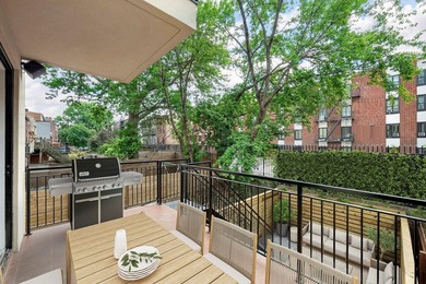 Welcome to 356 Quincy St, a bespoke, two-family townhouse - photo 3