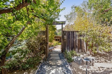 A great property with flexibility for families and friends to - photo 14