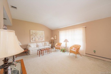 Beautiful Hi Ranch w/ all Large rooms including 4 Ample bedrooms - photo 16