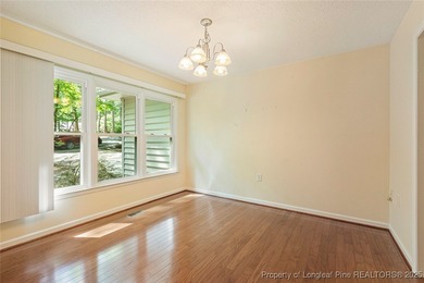 Adorable 3 bed 2 bath split floor plan, ranch styled home