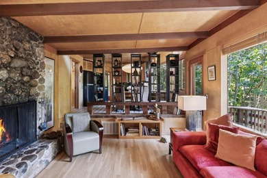 A great property with flexibility for families and friends to - photo 20