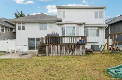 Welcome to this beautifully maintained 5 bedroom , 4 bathroom - photo 23
