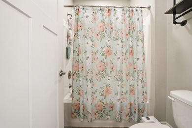 Welcome to this beautiful 4-bedroom, 2 bath home located in the - photo 27
