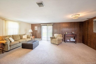 Beautiful Hi Ranch w/ all Large rooms including 4 Ample bedrooms - photo 28