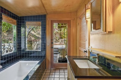 A great property with flexibility for families and friends to - photo 30