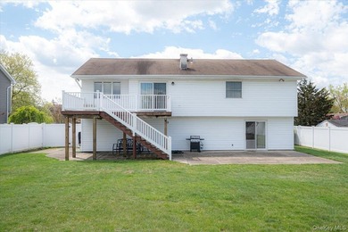 Beautiful Hi Ranch w/ all Large rooms including 4 Ample bedrooms - photo 39