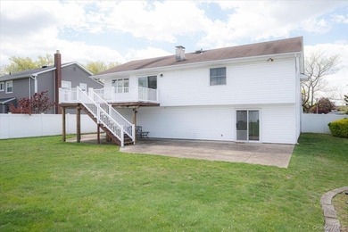 Beautiful Hi Ranch w/ all Large rooms including 4 Ample bedrooms - photo 40