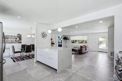 Updated, chic and gorgeous, move in ready mid-century modern - photo 4