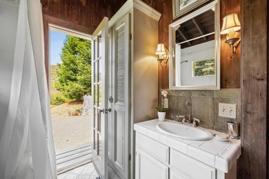 A great property with flexibility for families and friends to - photo 58
