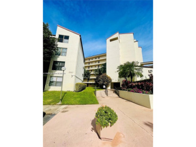 Lake Condo For Sale in Pompano Beach, Florida